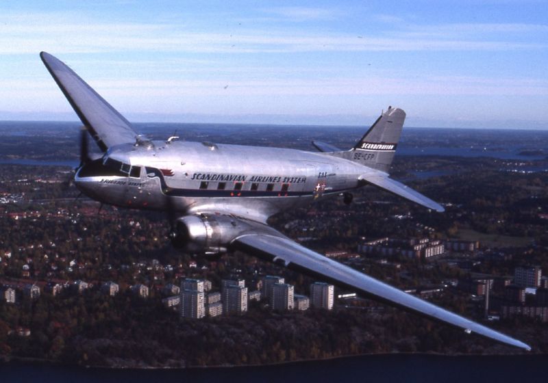 Douglas DC-3 – 1935, Towpilot, GFDL